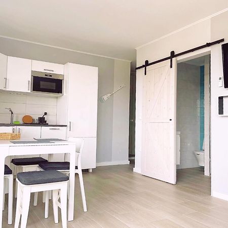 Lakeside Family & Studio Apartments ケストヘイ エクステリア 写真