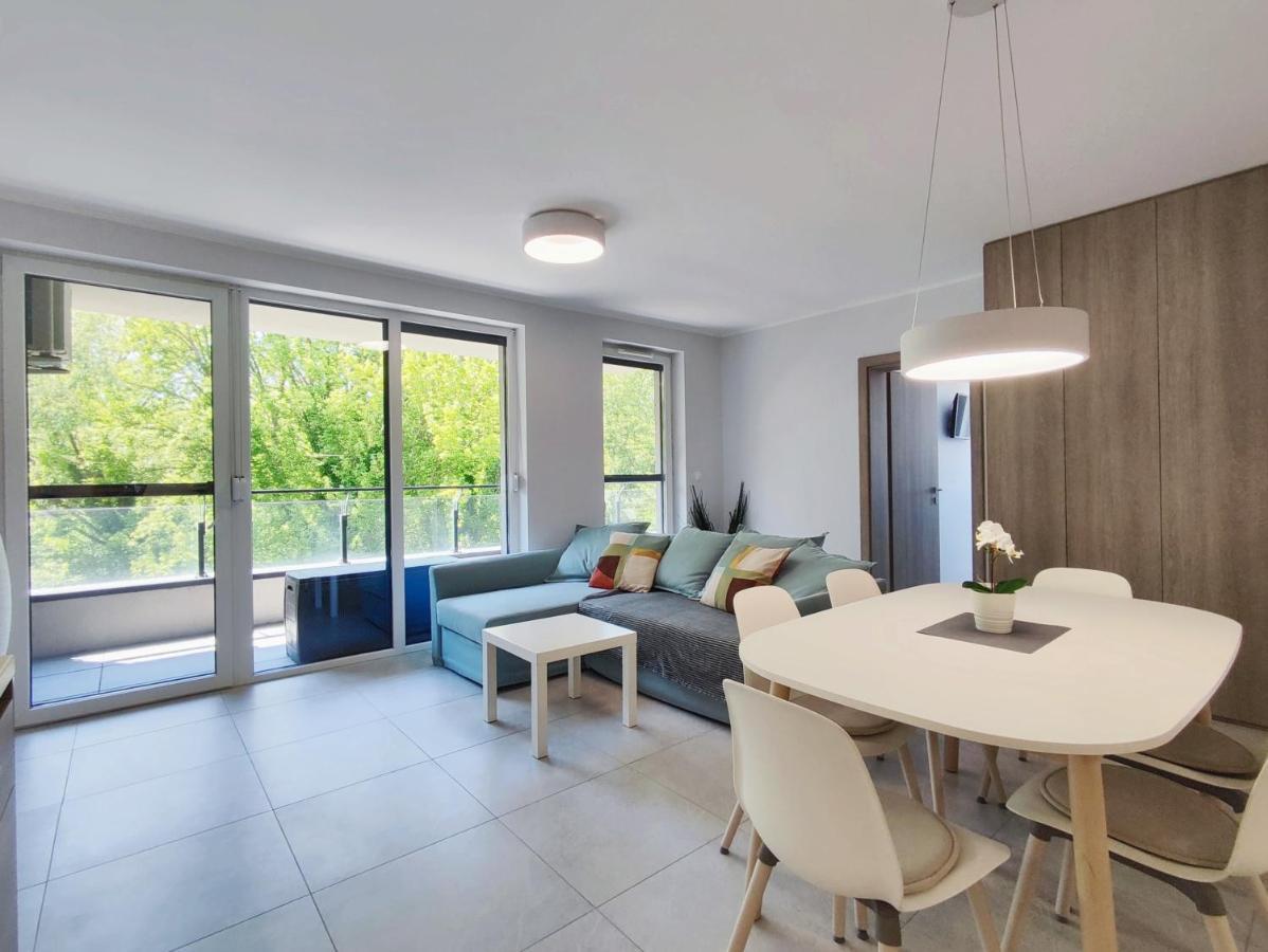 Lakeside Family & Studio Apartments ケストヘイ エクステリア 写真