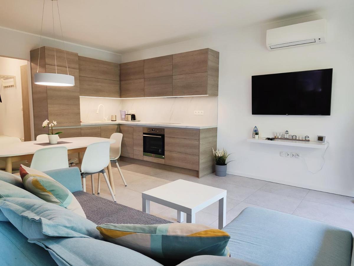 Lakeside Family & Studio Apartments ケストヘイ エクステリア 写真